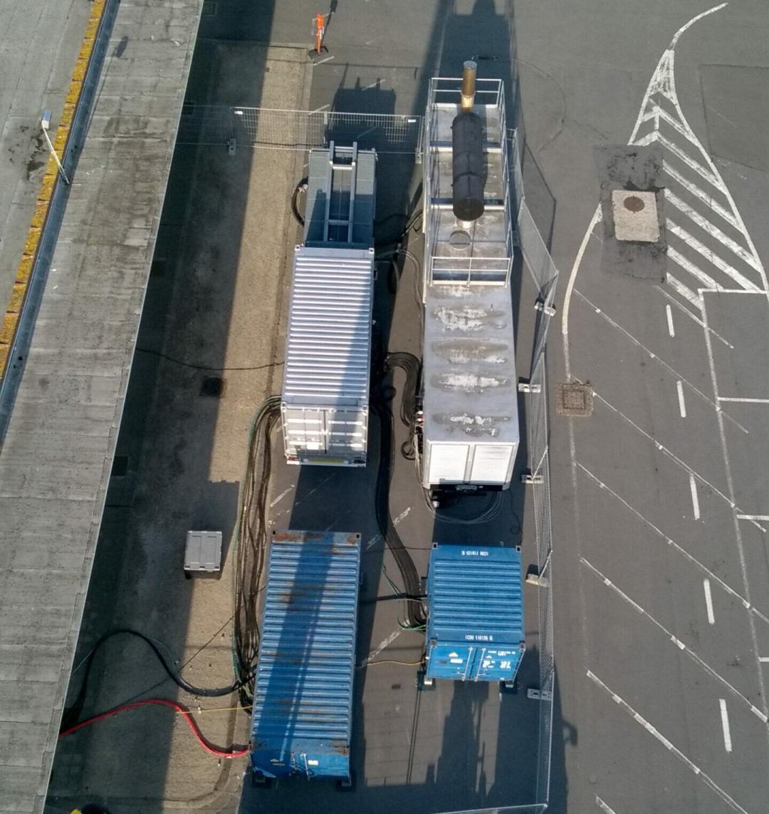 Mobiele stroombeveiliging tijdens ombouw vaste UPS op de luchthaven van Oostende